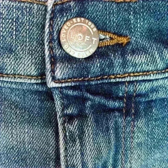 Loft medium wash frayed hem distressed blue jeans shorts - Picture 5 of 7